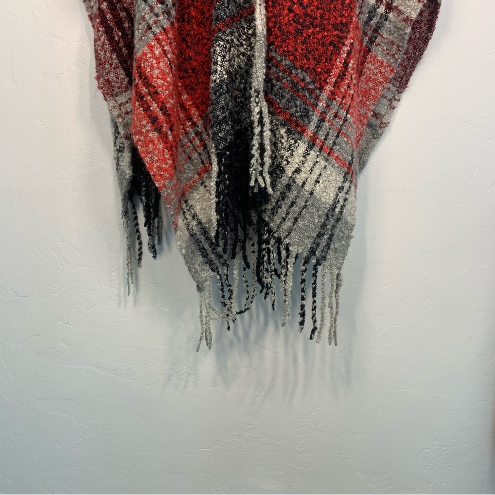 Woolrich Plaid Soft Fringe Shawl Blanket Wrap Poncho One Size *NWTS* Cozy - Picture 2 of 6